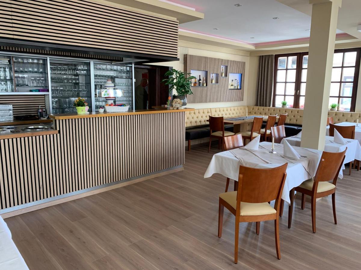 Hotel Deutsches Haus 람퍼다임 외부 사진