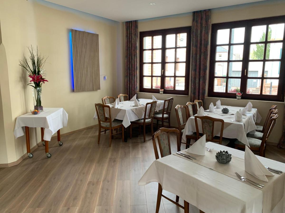 Hotel Deutsches Haus 람퍼다임 외부 사진